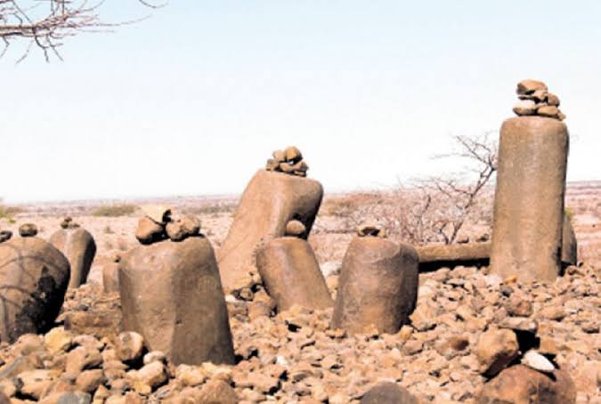 Joe__Bassey's tweet photo. Ruins of a 300 BC astronomy observatory station was found at Namoratunga in Kenya.
Africans were mapping and studying the movements of stars such as Triangulum, Aldebaran, Bellatrix, Central Orion, etcetera, as well as the moon, where the lunar calendar of 354 days was created. https://t.co/ZYh6K72FVe
