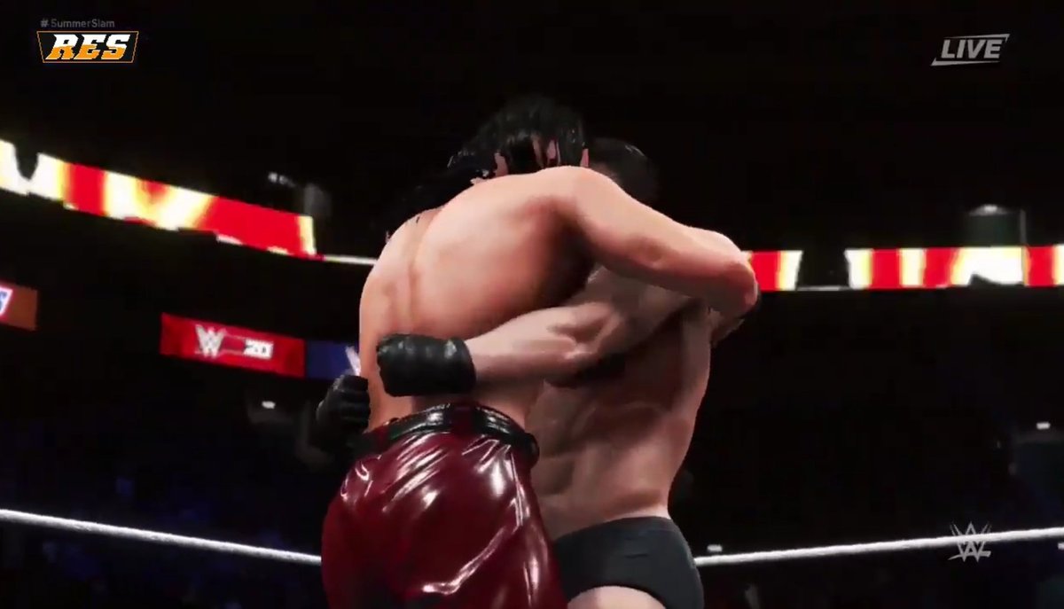 ResEfed_3_0's tweet photo. VICTORIA DE SHINSUKE.
Tras el combate Finn Manu reconoció el gran trabajo de Nakamura y ambos se fundieron en un emotivo abrazo, salió el resto del Bullet Club y todos hicieron el famoso Too Sweet.

#SummerSlam https://t.co/o2yusLlv1j