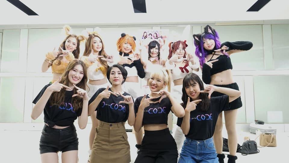 Galax_Records's tweet photo. (2)D-Core ศิลปินและทีมงานค่าย Galax Records ขอขอบคุณศิลปินค่ายอื่นที่มาร่วมสร้างสีสันในงาน #Idolexchange #จะไม่ทิ้งกัน

https://t.co/Z7g1fJNCGt

#Dcodeth #MaiDcode #MinkDcode #PandaDcode #CinDcode
#TPOP #thaipop #thaiidol #girlgroup #Artists 
#Galaxrecords #ค่ายเพลงดีไม่ติดกรอบ https://t.co/0VL28euHuy