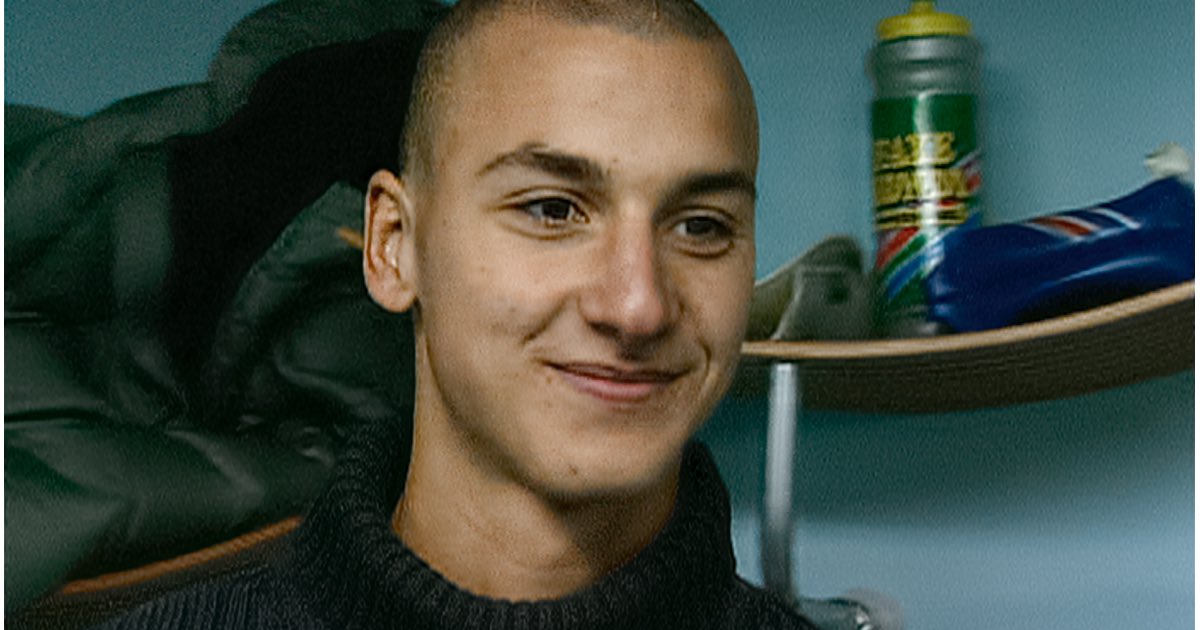 Dés ses 10 ans, Zlatan est surclassé et joue avec des plus grands, son talent interpelle et le Malmö FF l’enrôle dans son centre de formation à 15 ans..La Suède ne le sait pas encore mais elle tien la le plus beau joyau de son histoire, un certain Zlatan Ibrahimović..