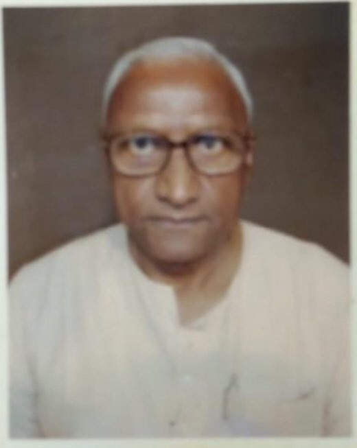 RSSorg's tweet photo. राष्ट्रीय स्वयंसेवक संघ के ज्येष्ठ प्रचारक श्री श्रीकृष्ण जी मोतलग का वृद्धावस्था के कारण आज 2 अगस्त 2020 के रात्रि 8.42 बजे नागपुर में देहांत हुआ। वे 86 वर्ष के थे। परमेश्वर दिवंगत आत्मा को सद्गति प्रदान करें। 
                                   || ॐ शांति: शांति: शांति: || https://t.co/gWBRa0By4t