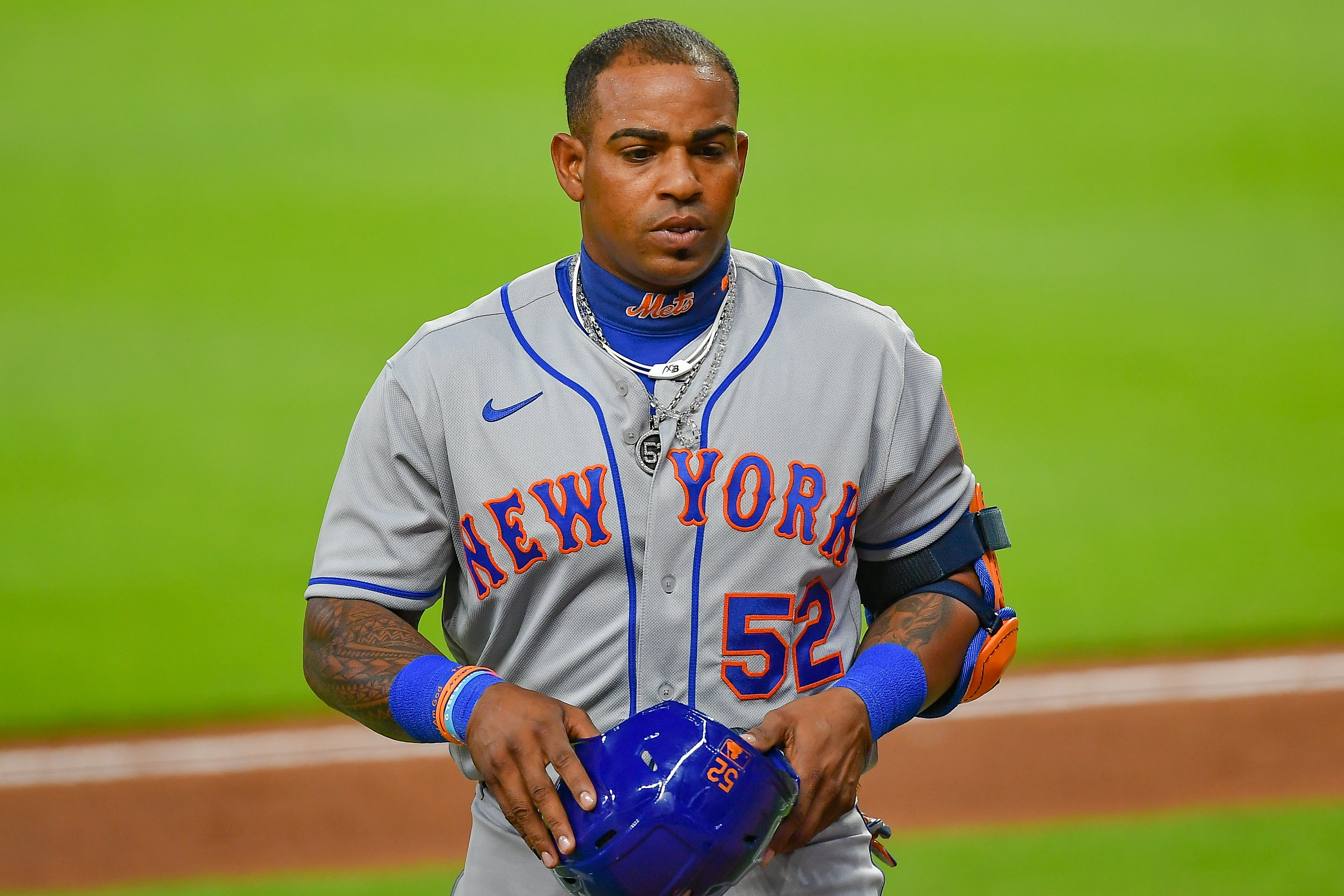 FOX Sports: MLB on X: The Mets do not know where Yoenis Cespedes is.  According to the team, Cespedes has not reported to the ballpark and did  not reach out to management