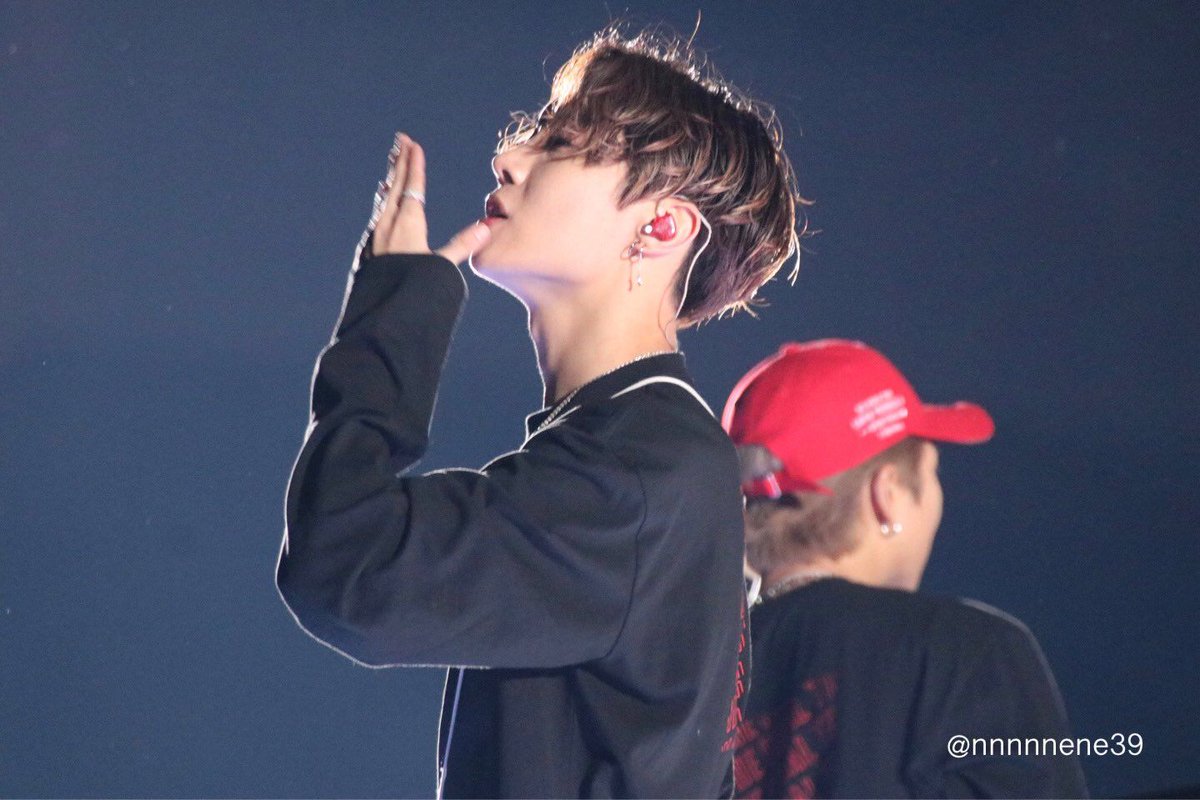 Mi_shxt's tweet photo. @TinyTANofficial mi solecito brillando todo el tiempo #dance_leader #quick_learner
#performance #sound_effects #Talented #jhope #제이홉 @BTS_twt https://t.co/jDnuKe8lPY