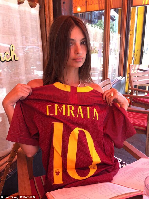 LoveDGame8's tweet photo. πβ½οΈπβ½οΈπ #SerieA #FinalDay β½οΈπβ½οΈπβ½οΈπβ½οΈ
πππ₯°ππ₯#FootyBooty of the day π₯β€οΈβ₯οΈβ€οΈβ₯οΈ
#JUVROM #Juventus #ASRoma #JuventusRoma https://t.co/dUVgGnqr4k