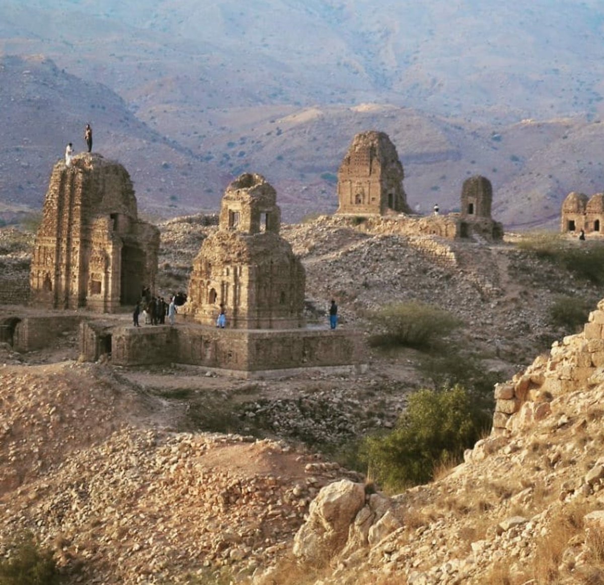 LostTemple7's tweet photo. Blinded By Hatred !!
Temples of Indus , Once a great Civilization.. now in Ruins
These people never realise that they are destroying the heritage created by their own ancestors..
In Desecrating their Past they actually are Desecrating their Future too. Shame https://t.co/bSzAyuJCgm