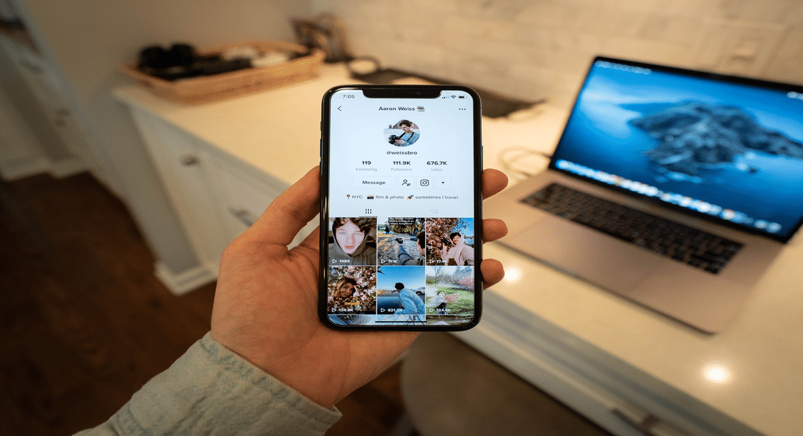 VPNSHAZAM's tweet photo. Probably your children spend a lot of time on Tik Tok. We will explain everything to you on the Tik Tok Teen Protection Tips. - https://t.co/Z7Mh2g4yR4
#FamilySecurity #ProtectionGuideline #TikTok #vpnshazam https://t.co/moKkvHQKu3