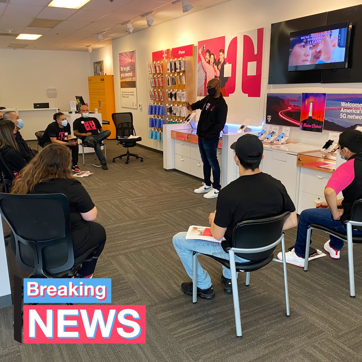 #BreakingNews @BryanThompsonLA attended our Sunday morning huddle to welcome our team to #thenewtmobile. Leadership in action. 📈  #LAHarborDistrict #WeAreTMobile <a href="/JonFreier/">Jon Freier</a> <a href="/rwashley1/">Rob Ashley</a> <a href="/SamSindha/">Sam Sindha</a>