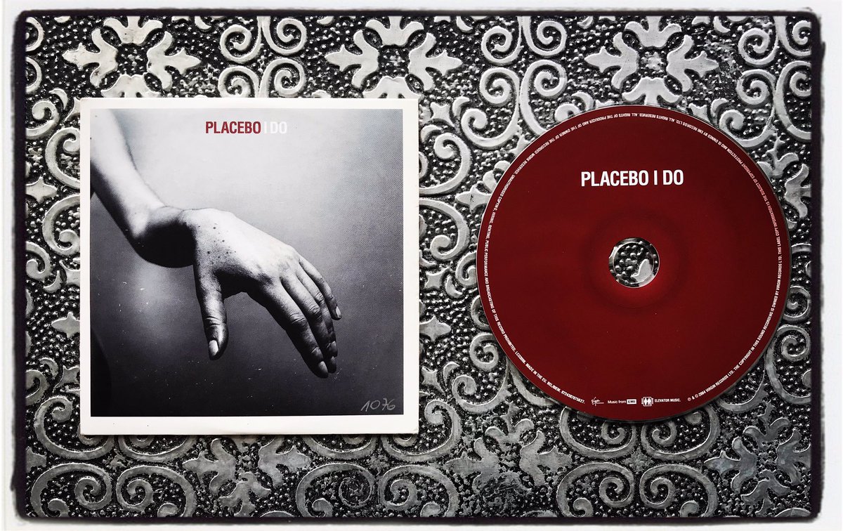 PlaceboFansUK's tweet photo. Placebo - I Do - Promo CD - 2004 🖤 #Placebo #PlaceboFansUK #PlaceboCollection #BrianMolko #StefanOlsdal #SteveHewitt #PlaceboCD #PlaceboWorld #Placebo2004 #Placebo20 #20YearsOfPlacebo #PlaceboPromo #PlaceboIDo #IwannaBeAGirlLikeYou #SoHowDoWeBegin https://t.co/ibtUtEEhNH