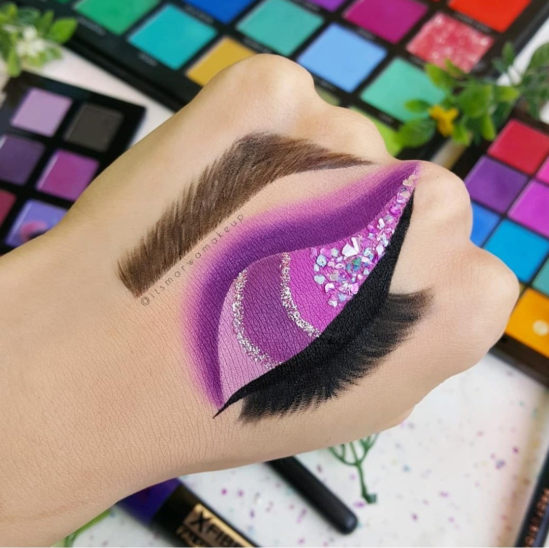 itsmarwamakeup's tweet photo. @blazin__beautie @ABHcosmetics
@ColouredRaine @amrezy @norvina
@hudabeauty @UDM_MUAS @MonaKattan @Jaclynhill 
Check out my IG 
https://t.co/FZCihRo9aM https://t.co/j4loH8TTWC