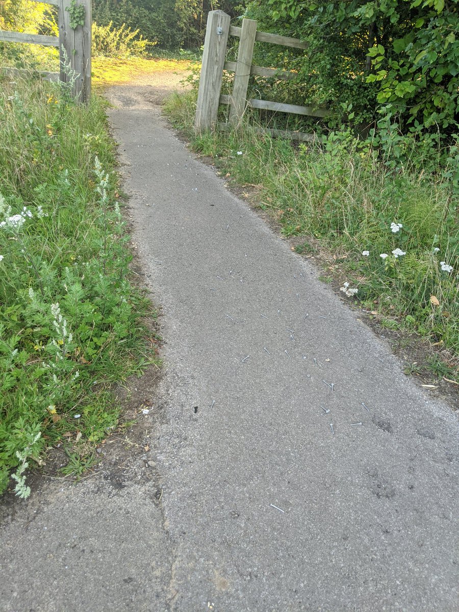Out for an early ride through Abingdon this morning and came across this. Can't get my head around why anyone would do this why can't everyone just get along and share roads/paths. Absolutely no need for this <a href="/JohnBaker1975/">Purple Pennine Pedaller</a> <a href="/UKCycleChat/">UKCycleChat™</a>