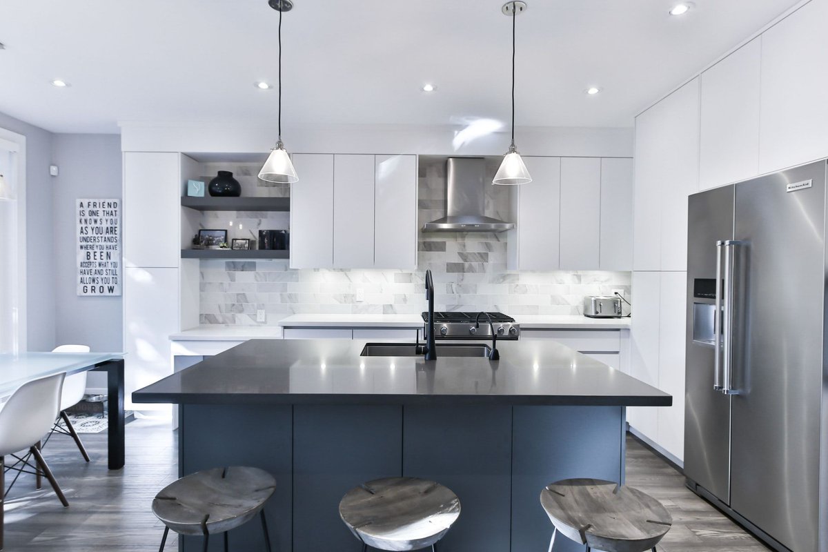 andersencristy's tweet photo. What a beautiful kitchen design. #kitchen #kitchendesign #kitchendecor #home #homedecor #homedesign #homeideas #interiordesign #kithenideas 
https://t.co/qTKdfkEUtR https://t.co/SNRg0ze4io