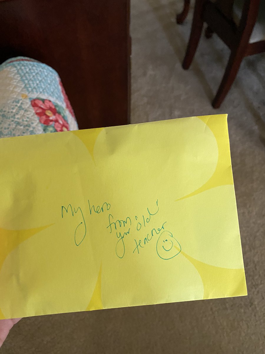 alymgonza's tweet photo. to the teacher who never judged my craziness in her history class, who uplifted me my junior year. i am still crying after reading your letter and understanding the meaning behind your “gifts”. i love you! thank you for everything these past years, and to many more. #TheGRCWay 💚 https://t.co/wN9JP5Udrz