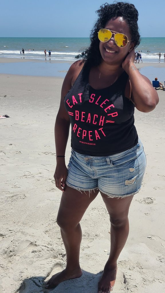 MayaTPrabhu's tweet photo. Wait it's still sunny out, you say? Don't mind if I do... #eatsleepbeachrepeat #myrtlebeach #myr #myrtle https://t.co/pOU86NhNUt