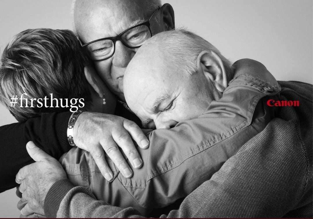 cleporati's tweet photo. Coincidiendo con la relajación de las normas de la cuarentena en Europa, caso de Bélgica, #Canon ha lanzado esta campaña gráfica que lleva por título #firsthugs. #fotografia https://t.co/XzSvJOQUVM