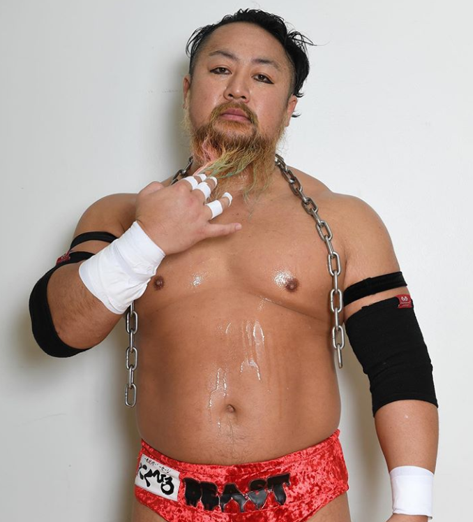 Takashi Yoshida"Muscle Beast/Beast of Hokuriku"Real name: same (Gaora lists it as unknown)DOB: 07/03/82Hometown: OsakaBlood Type: ADebut: 12/13/04Sports history: Arm wrestlingFav celeb: Indians (comedy duo)Fav food: Makanaya (a restaurant)Entr. song: PINEAPPLE BOMBER