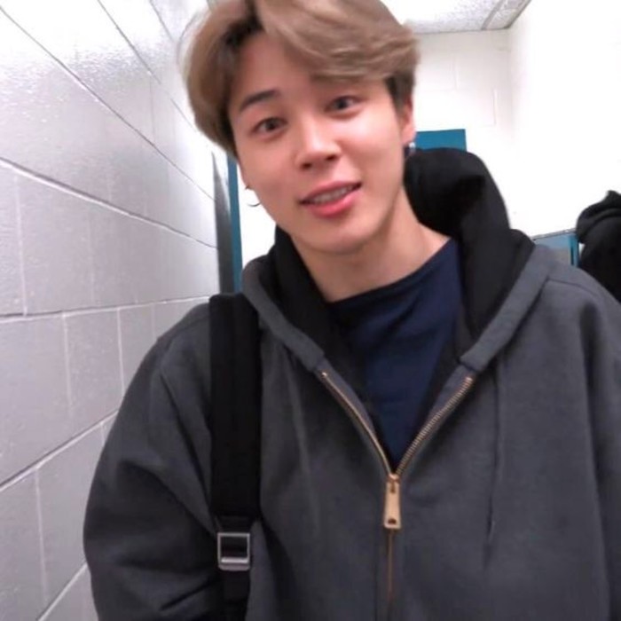 Jimin wearing oversized clothes— a long, but very much needed thread.