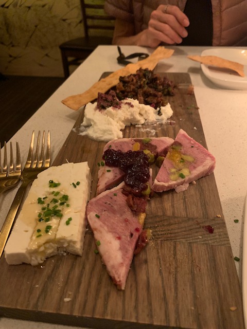 teddyerrico's tweet image. A wonderful #Telluride dinner last night at #SideWork Speakeasy. Charcuterie, Fried Green Tomatoes, Shrimp, Remoulade and @SmugglerUnion beers!  A chill New Orleans vibe and so unique and delicious! Thanks Josh and M'Lissa. Laissez les bons temps rouler! bit.ly/2EGs35z