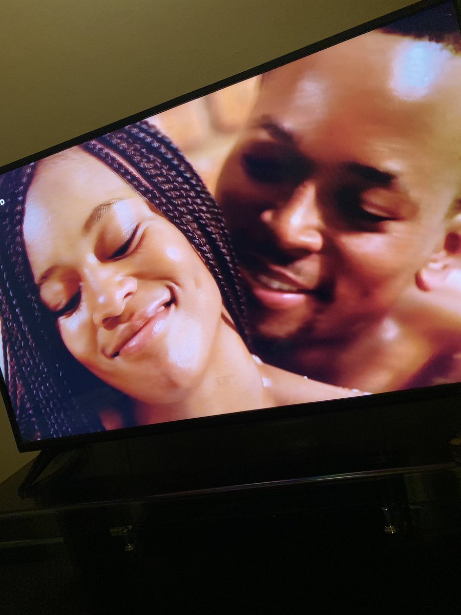 Thandekamabuz's tweet photo. #TellMeSweetsomething @NomzamoMbatha @MapsMaponyane https://t.co/HuOELSNniF