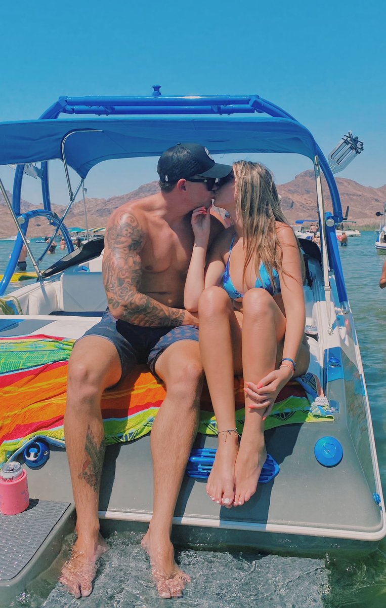 beccakopchak1's tweet photo. just two little love birds https://t.co/dB8cFzBR3t