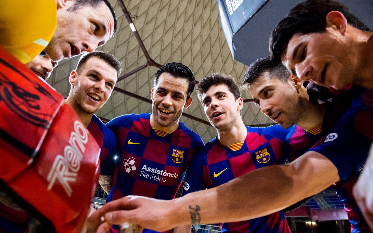 💥 Vols fer pinya amb el <a href="/FCBhoquei/">Barça Hoquei</a>? Tenim una samarreta oficial per a un de vosaltres (talla L), gentilesa d'Assistència Sanitària! 🔝

👉 Participa fent un RT a aquesta publicació i segueix-nos a <a href="/EsportsRAC1/">Esports RAC1</a> 📲

🍀 SORT! Dijous anunciarem el guanyador! 🙃