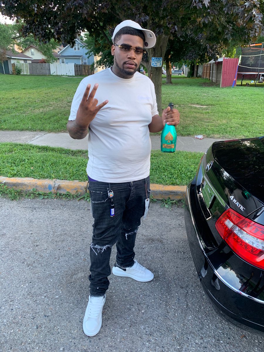 Fat_rackman's tweet photo. I’m back on twitter wit it 😅 https://t.co/CQUaAnRhvQ