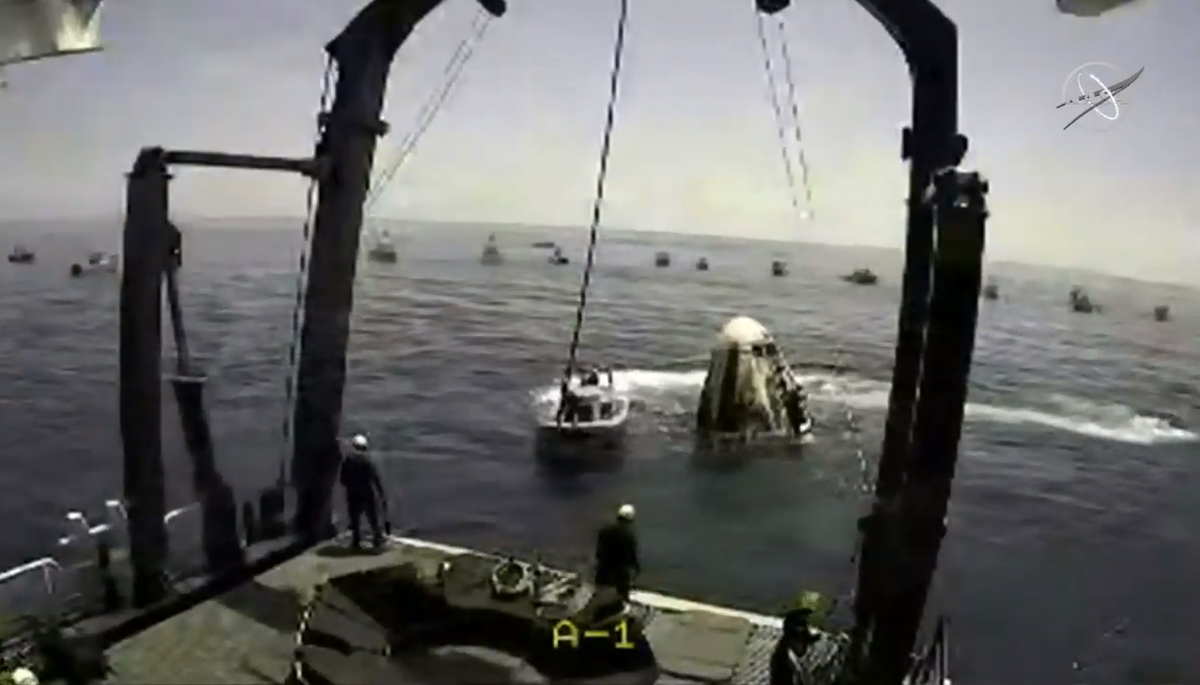 markonebravo's tweet photo. #SplashDown #Demo2 #CrewDragon https://t.co/XBB40QlKVj