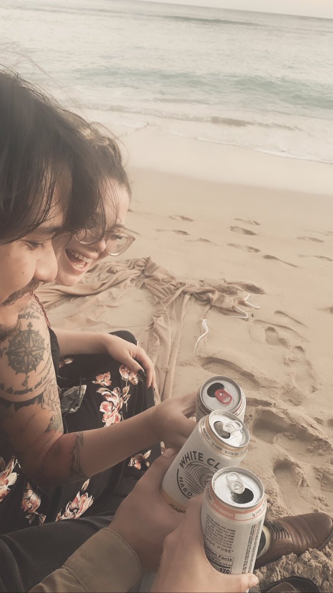 BellyDancerMUSE's tweet photo. We belong in a @WhiteClaw commercial ππ½ #HawaiiLife #whiteclaw #alohafromhawaii πΊ #michaelcolleps #taylorbenfield https://t.co/4lSOWq0WGl