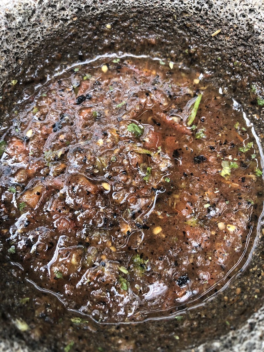 MiguelConde75's tweet photo. Las mejores salsas se hacen en molcajete 😋 #LaRutaDelSabor https://t.co/JQihlttQx9