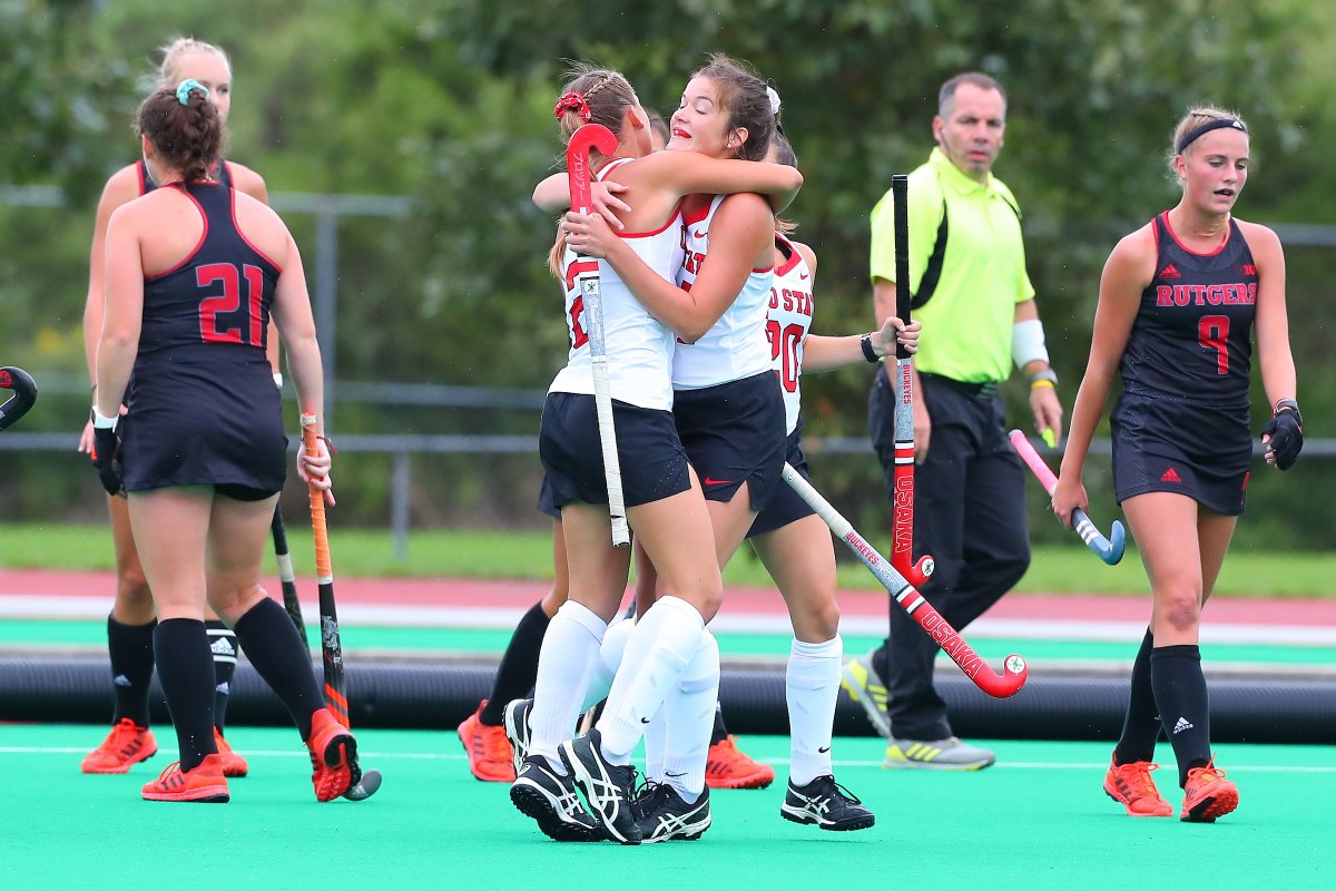 OhioStateFH's tweet photo. 𝗧𝗲𝗮𝗺𝘄𝗼𝗿𝗸 𝗠𝗮𝗸𝗲𝘀 𝘁𝗵𝗲 𝗗𝗿𝗲𝗮𝗺 𝗪𝗼𝗿𝗸

We all want more moments like these ⬇️ #TogetherAsBuckeyes, we can help get there.

Wear A Mask 😷➡️🏑
#GoBuckeyes | #IWantASeason https://t.co/biclPbn7mi