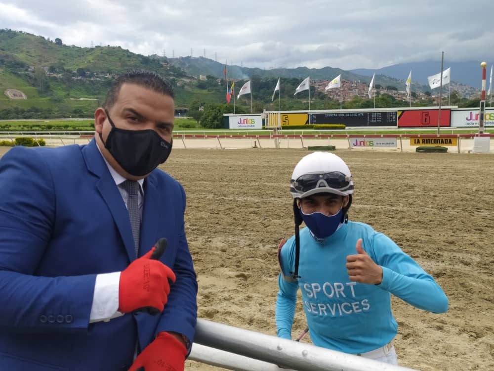 OficialINH's tweet photo. #Hipismo 📸| En la 8º carrera y 2da válida, gana el Nº 12 "Jackierobinson" con la monta de Kelvin Aray y entrenado por Nelson Castilllo.

➡️ https://t.co/bhuptuwZGB ⬅️ https://t.co/Uw3UiAfKus
