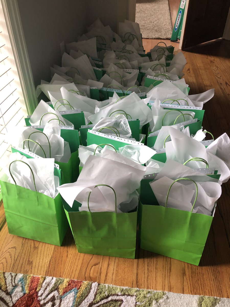 DublinEducators's tweet photo. #weareDEA
Gifts & info for our 67 new hires! ...we are looking forward to meeting you this week!
☘️💚☘️ https://t.co/O4F6LzLelv