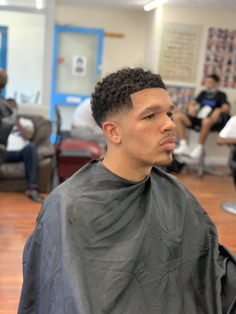 danielshokeye's tweet image. I taught myself how to cut hair at the age of 15, I was demotivated until I got into uni, met friends that pushed me towards it, since then it’s become a passion that I am proud of. I have created this brand through dedication &amp;amp; pride, if you could pls retweet and tell a friend🙏🏾