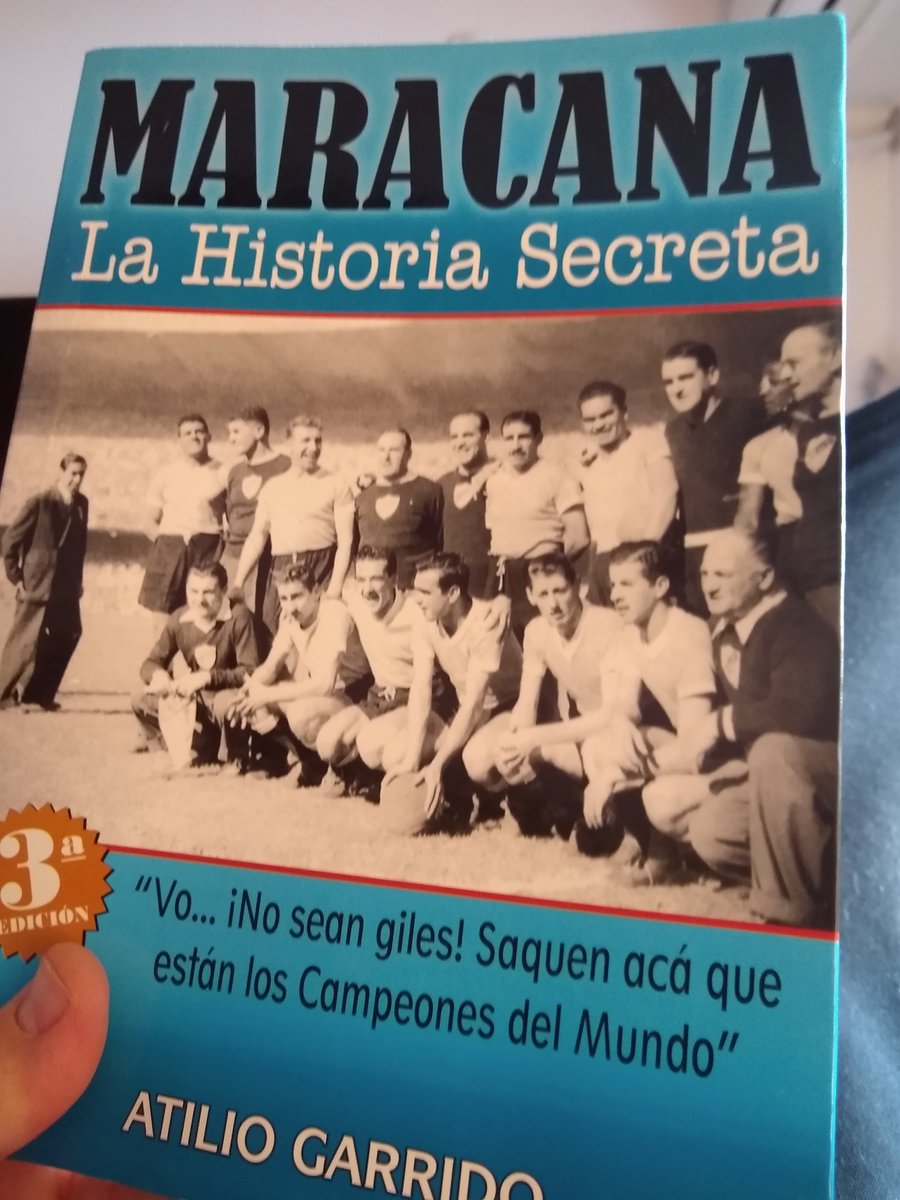 Lo poco o mucho que sé no me alcanza. Empiezo ansioso este libro sobre la hazaña deportiva más grande de la historia. Hay 411 páginas prometedoras por delante. #Maracanazo #UruguayNomá #FutbolHistorico #Uruguay #Futbol