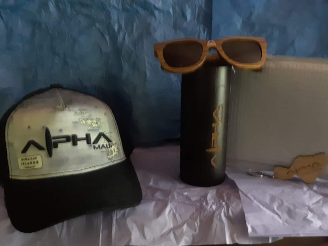 CMandSradio's tweet photo. Our winner of the Alpha Maui / Cocktails Movies and Stuff / Chad Michael Collins contest was Tammy Nicholson. She received a very nice pair of sunglasses & a hat signed by Chad. Congratulations once again @CollinsChadM @alphamaui #AlphaMaui #ChadMichaelCollins @booksnthings21 https://t.co/98jzQLlGRd
