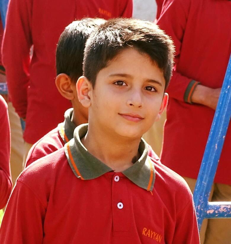 RayyanSchool1's tweet photo. #اسلام ماشوم ته د زده کړې حق ورکړی دی، هر #پلار او #مور یې په دې مکلف کړې دي، چې له زانګو نه یې د هغه د زده کړې غم وکړي؛ ځکه هغه ټولنه چې پوهان ولري په نسبت سره هغو ته چې پوهان نه لري متمدنه، پرمختللې او زر کاله اوږد عمر پاتې کیدلی شي.
#ریان_ښوونځی #تعلیم #ښوونځی https://t.co/x5DqQRzIEG