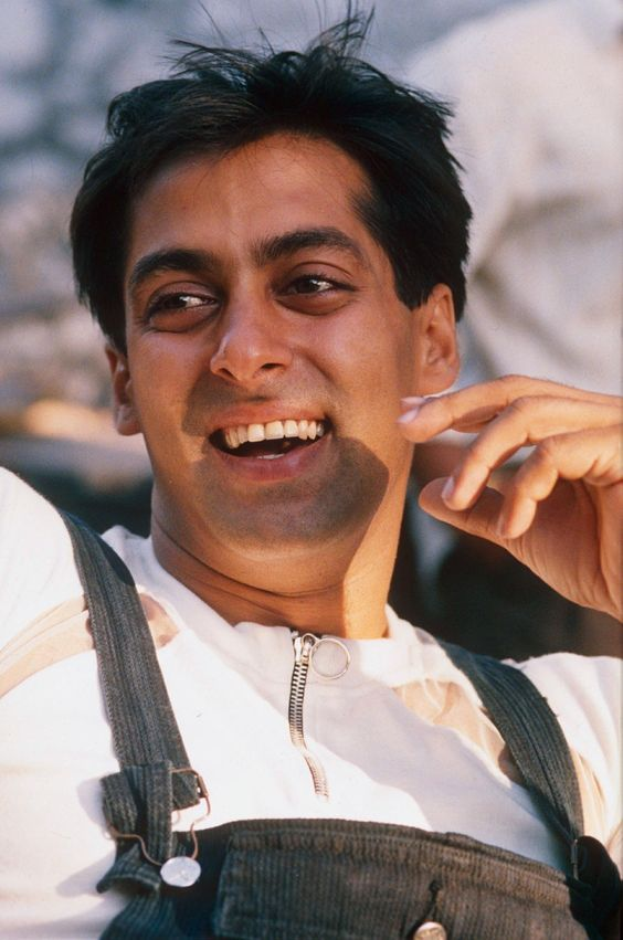 SKFXfans's tweet photo. Evergreen SMILE @BeingSalmanKhan 😄 https://t.co/H0BJDNz8Us