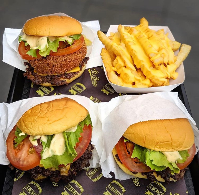 LordBrooke_Arts's tweet photo. Burgers and smashed patties π₯π€€
#foodcompilation #Foodie #Food #burger #streetfoodcompilation #Foodies #burger #burgerrecords https://t.co/5hVWn9Vi6e