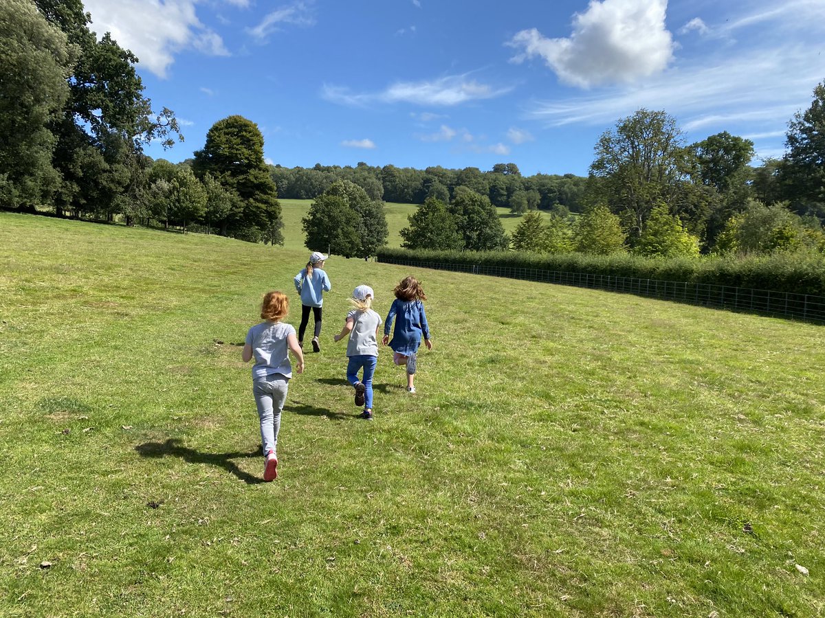 vickythompson28's tweet photo. A great #merceractive 70 miles over 3 rides for me this weekend 🚴♀️ a 4.5 hilly family stroll (which may or may not have involved a pub pit stop🤩) and paddle boarding session for the #mercerlittles https://t.co/W5x3pxyrQJ