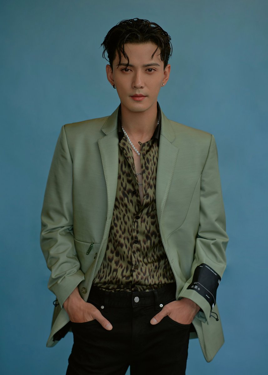 dramaskfan's tweet photo. #XuZhengXi para a coletiva anual de imprensa da Tencent Video 2020.
#JeremyJonesXu #LegendOfThePhoenix #Trace #NovolandTheCastleInTheSky2 #GossipHigh #cdrama #dorama https://t.co/xI2C1Uxraj