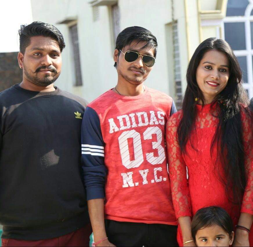 AjayGurjar1995's tweet photo. #SelfieWithFriends https://t.co/HBGYZrf1bL