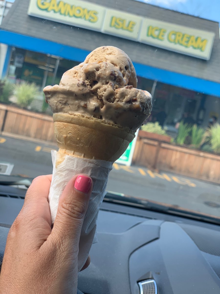 pecola_jessica's tweet photo. An essential stop in the Cuse #gannons #crazycoffee https://t.co/EZsMFxarJd
