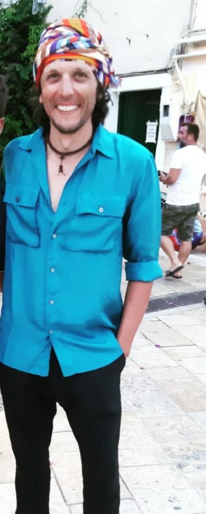 Ermal in Grecia con il turbante 😍 #ErmalMeta <a href="/famedalupi/">ILupiDiErmal</a>