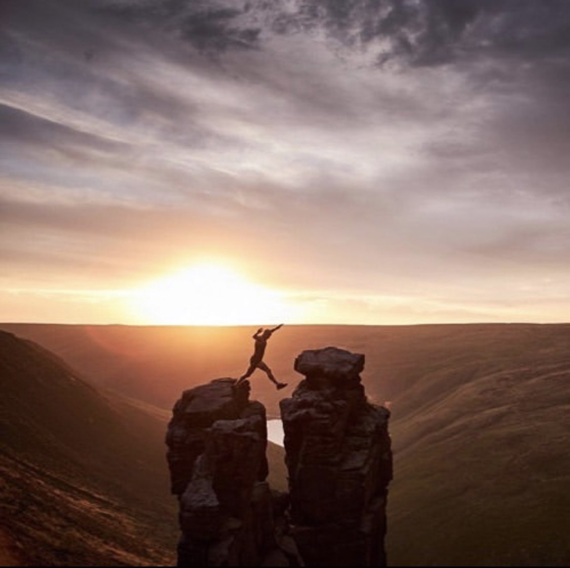 visitsadd's tweet photo. Mind the gap. 
•
📸: @trailrunneruk76 https://t.co/hdfybWZv0m