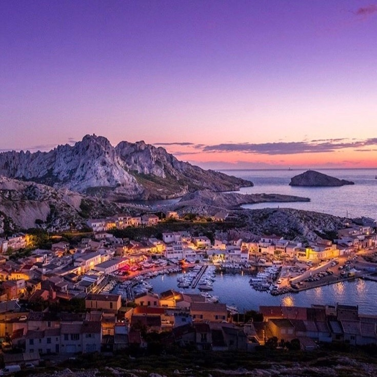 DdfPaca's tweet photo. 🏌️♂️ From #Provence with love
Le #soleil se couche sur le mythique et institutionnel #PortdesGoudes
Merci 📷@petit_prince_alex
#Marseille #calanque #provencepaca
#regionsud #southoffrance #artdevivre #provencegolf #golf #golfer #golfing
#onatousbesoinduSud https://t.co/lvdwly3hrQ