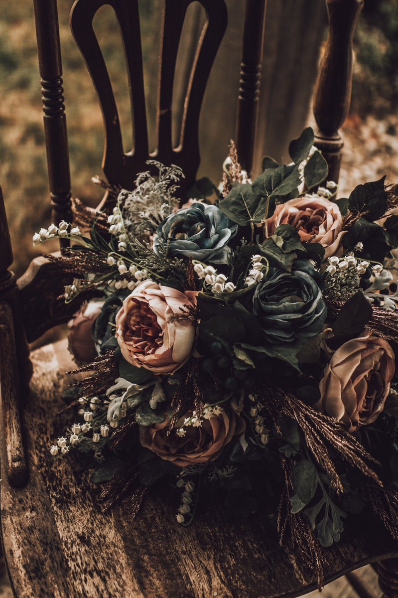 _RavioliQueen_'s tweet photo. yeth i take wedding photos n yeth i love it 

@KnackPhoto https://t.co/0LkPIgLsY4