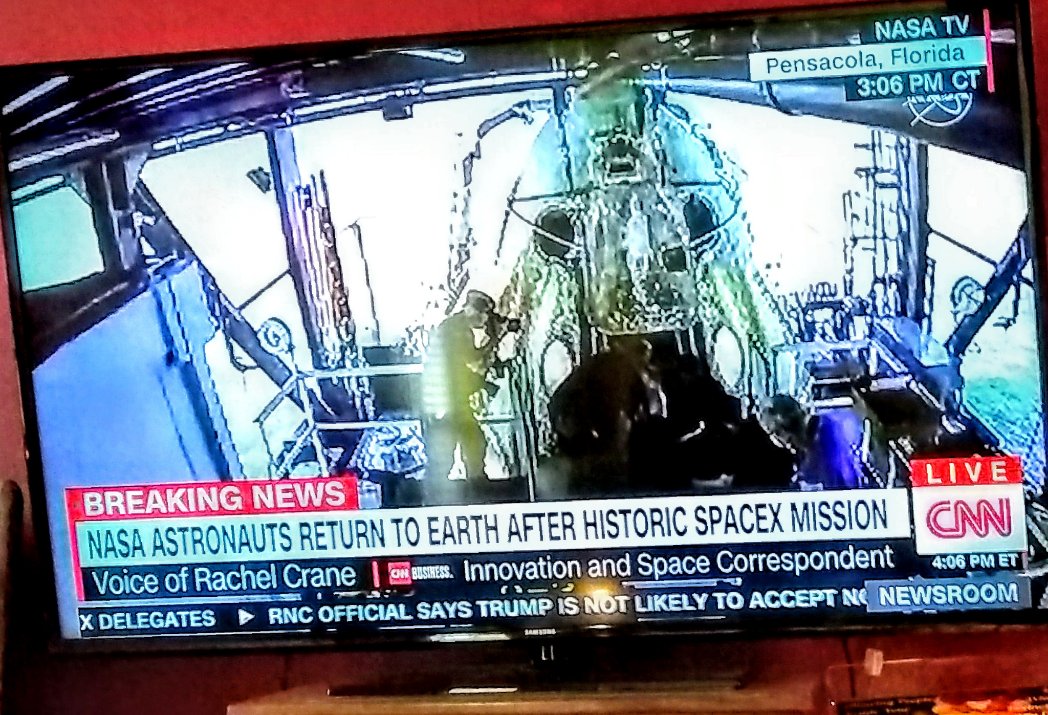 rr7lv's tweet photo. @realDonaldTrump Thx #taxpayers (we know #trump nor family pay) supporting @NASA thx @SpaceX thanks to Global cooperation in spite of #Trump Doing nothing to unite the world/ but alienated us but countries know he'll be gone we'll right our "spaceship" #Biden2020 #DragonSplashDown
#WelcomeHome https://t.co/4flpjd259d
