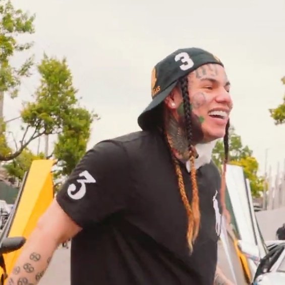 “PUNANI” music video by <a href="/6ix9ine/">6ix9ine</a> is out now on YouTube! 

— Watch here: youtu.be/AY1bA23hGMU