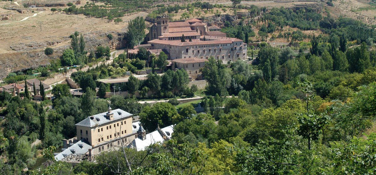 CyLEsVida's tweet photo. Te invitamos a dar un paseo por alguno de los enclaves más bellos y, tal vez, desconocidos de la ciudad de Segovia. El Monasterio del Parral y la Casa de la Moneda son, tan solo, dos tesoros de los muchos que esconde esta Ciudad Bien Patrimonio Mundial. https://t.co/5viwKP3NCZ