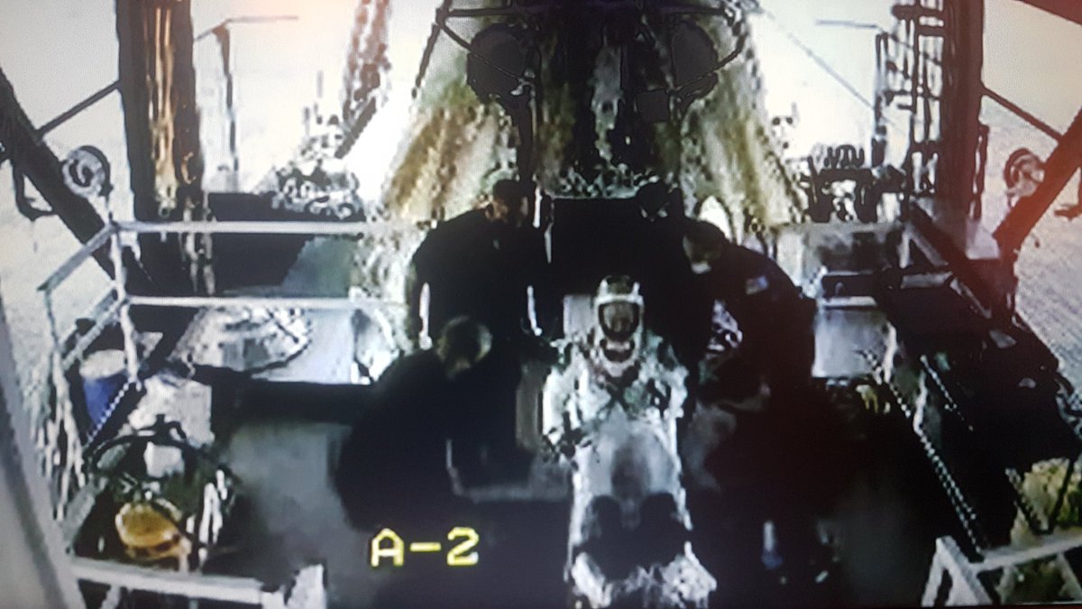 bertuanna's tweet photo. @AstroBehnken @Astro_Doug https://t.co/BCdOKS0v1r