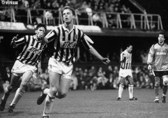 I am looking for this jursie from <a href="/dundeeunitedfc/">Dundee United FC</a> against Vitesse in 1991 UEFA cup. Can somebody help mee with this one?